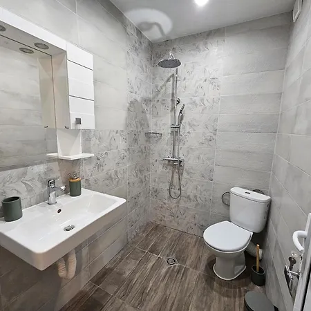 Apartament Jade - With Parking Warna